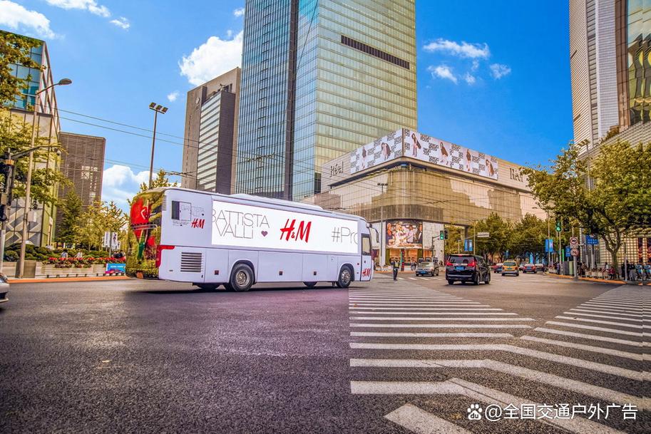 南京痛车定制工厂走红 车身秒变广告位，养车零成本时代来了？